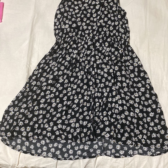 Black daisy halter dress - Picture 3 of 5